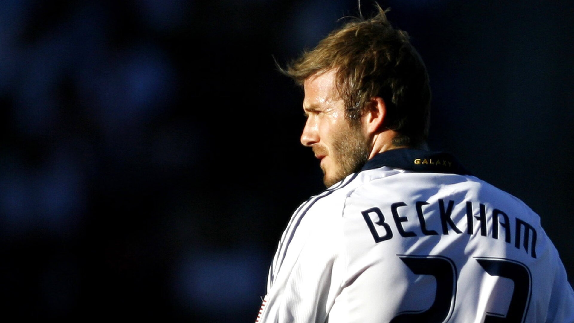 东亚杯中国足球夺冠 球员拼搏精神获赞，中国队东亚杯冠军